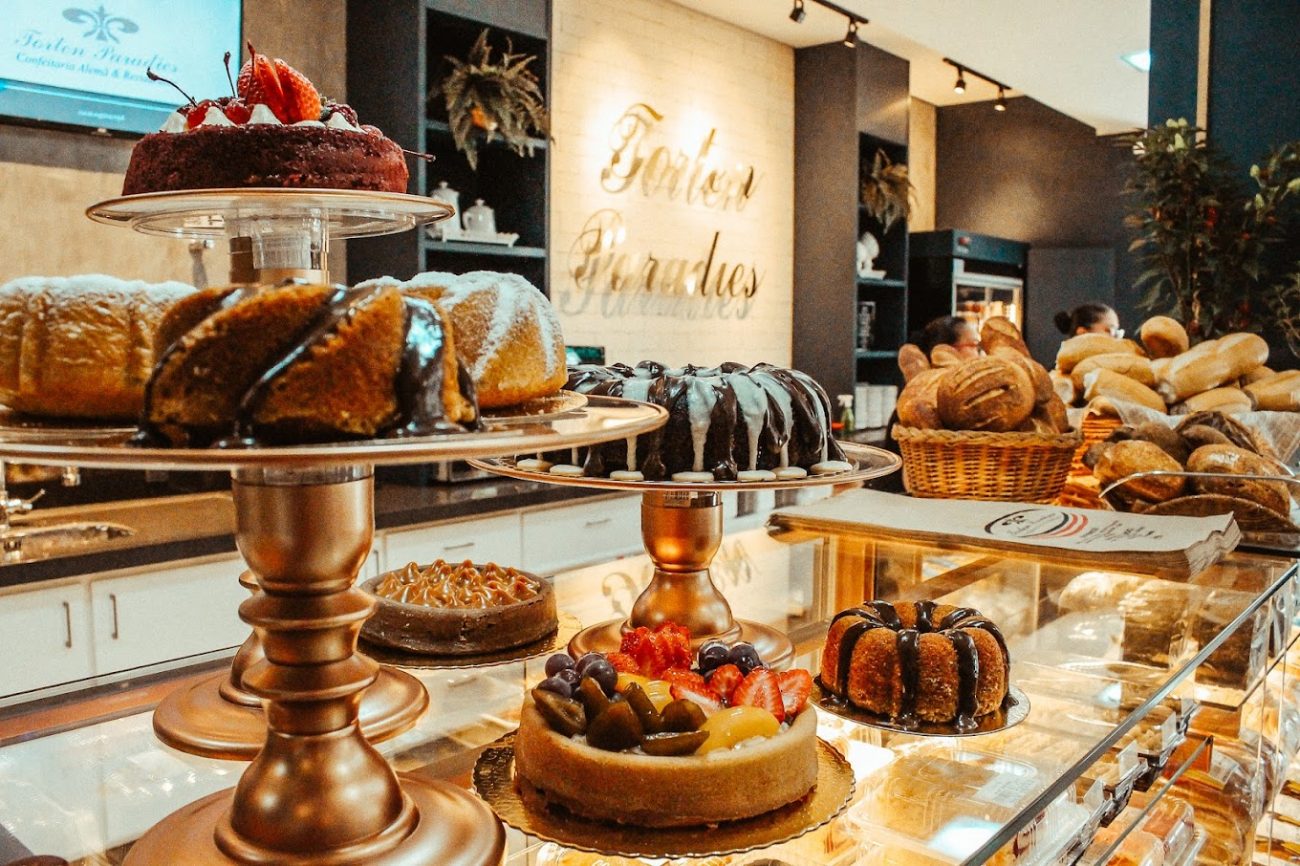 No Centro de Pomerode, a Confeitaria Torten Paradies oferece café colonial, quitutes de padaria, produtos e sorvetes artesanais  - Divulgação