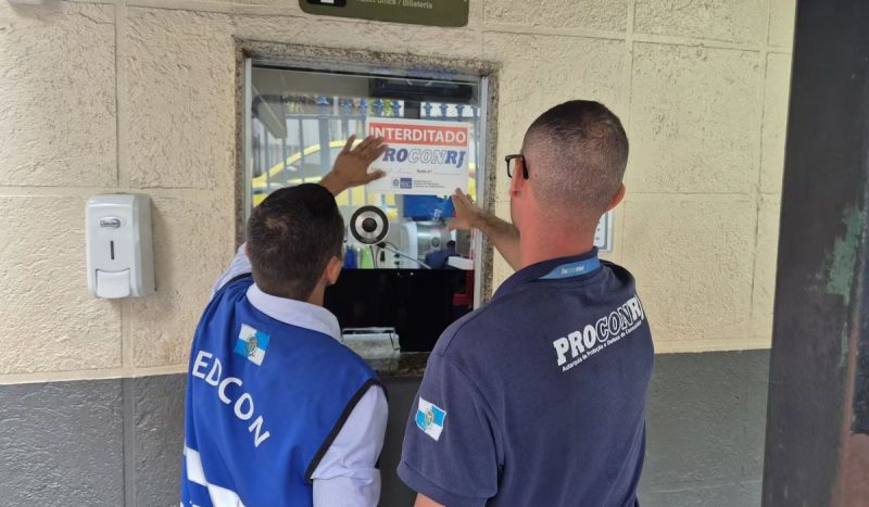 Procon-RJ fechando acesso ao Cristo Redentor