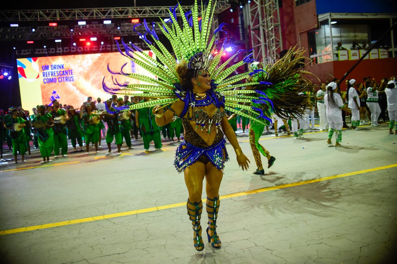 Rainha de bateria da Império Vermelho e Branco no Carnaval 2025 - Mafalda Press/ND