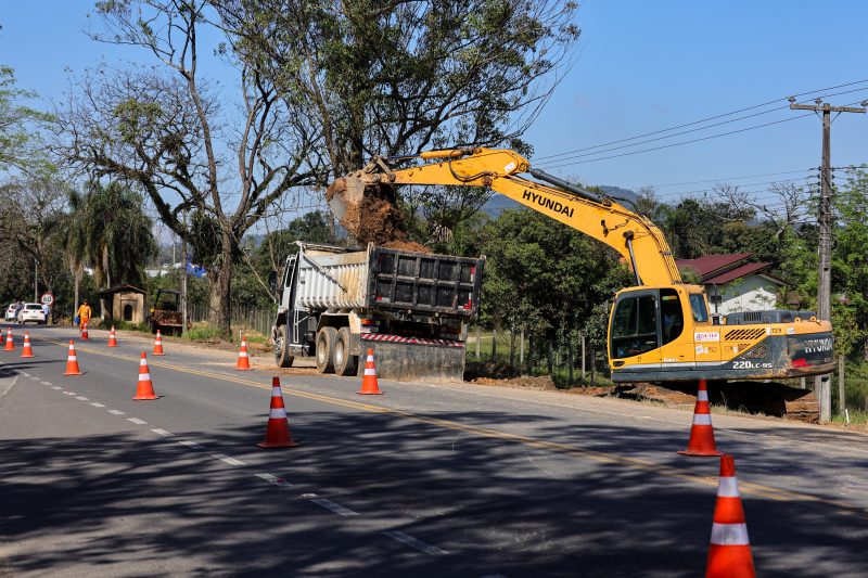 Programa Estrada Boa completa 18 meses com obras inauguradas e outras 47 simultâneas em SC