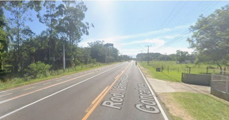 Após perder o controle de moto na rodovia Valmiro Manoel Gonçalves, jovem colidiu contra cerca