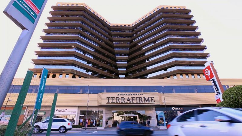 O escritório da empresa fica localizado no Centro Empresarial Terra Firme, em São José, mas o local está fechado desde o início das investigações - Foto: Reprodução/ND