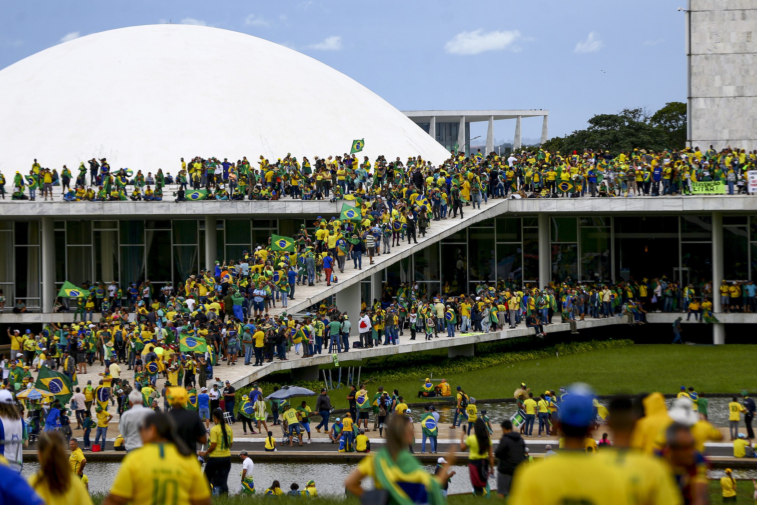 Quem tem direito à anistia? Manifestantes do 8 de janeiro podem ser beneficiados pela lei.