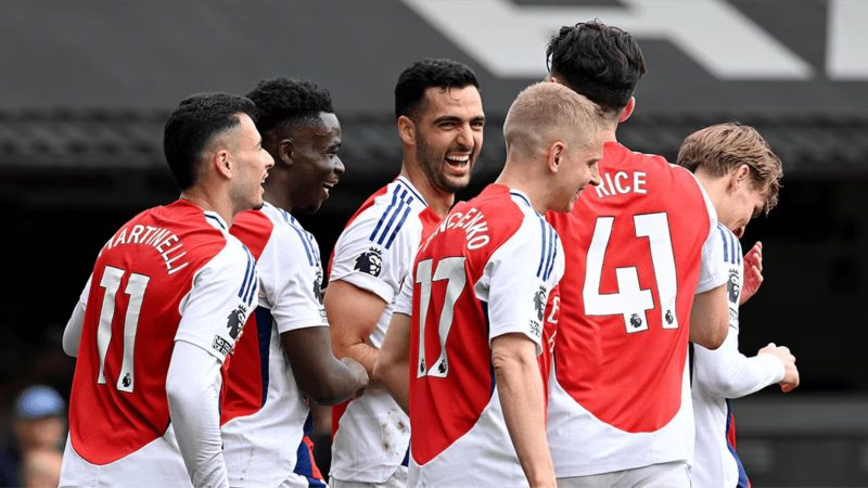Jogadores do Arsenal comemorando gol na vitória sobre o Ipswich na última rodada da Prmier League