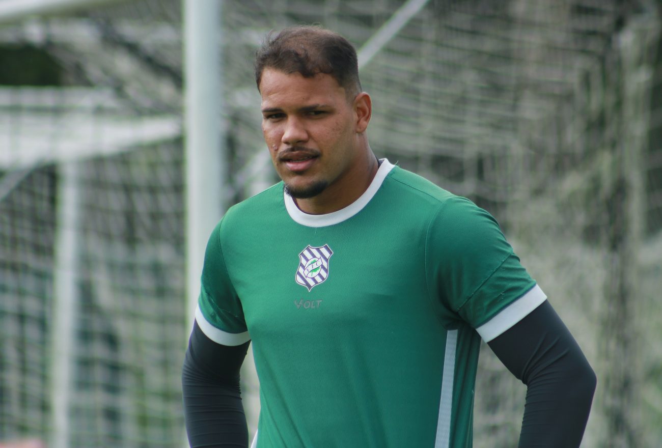 Igo Gabriel j&aacute; treinou com o restante do elenco – Foto: Rodrigo Polidoro/ND