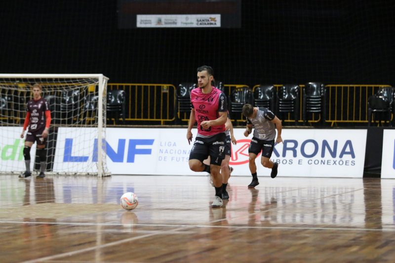 JEC Futsal enfrenta o Umuarama no primeiro jogo fora de casa pela Liga Nacional JEC Futsal enfrenta o Umuarama no primeiro jogo fora de casa pela Liga Nacional