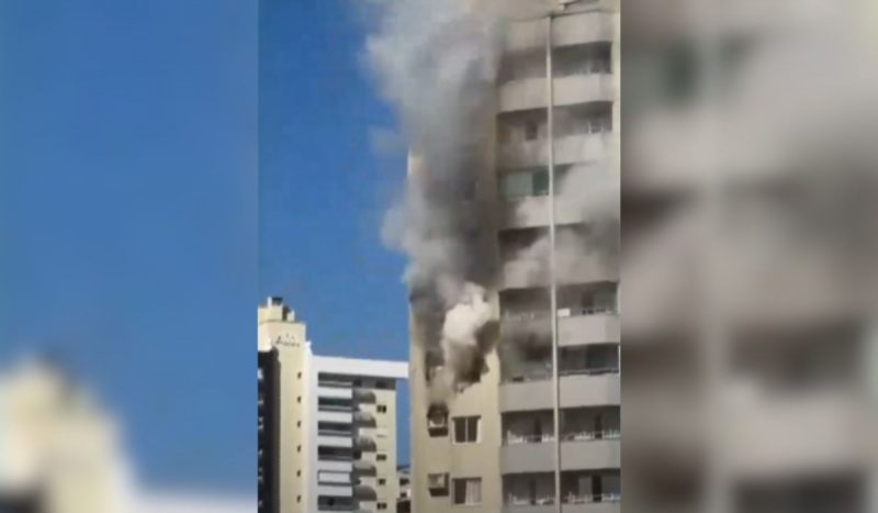 Incêndio atinge apartamento em Campinas, São José Incêndio atinge apartamento em Campinas, São José