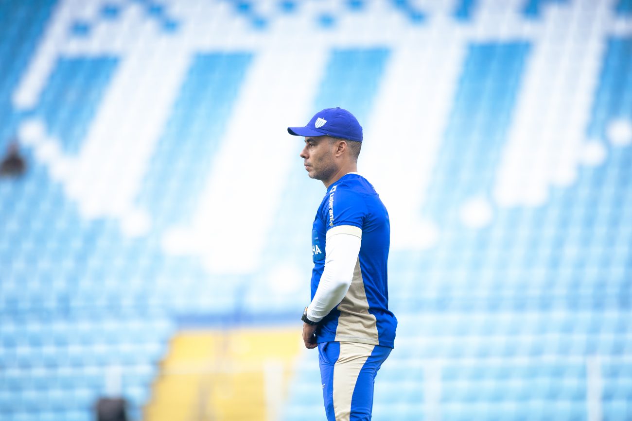 Técnico vai ter baixas no leão