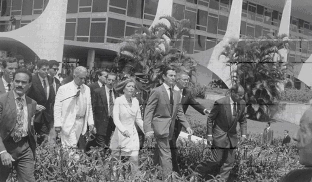 Presidente Collor deixa a presidência em 1992, após sofrer processo de impeachment e renunciarFoto: Elza Fiuza (ABR/fotos públicas)
