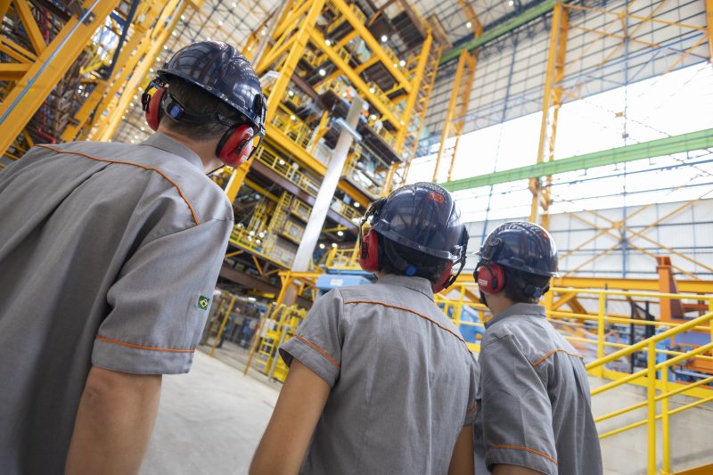 ArcelorMittal, referência global do aço, recebe visitantes em unidade de Santa Catarina
