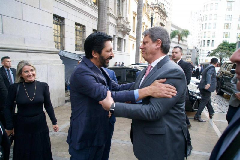Onde mora Tarcísio de Freitas?