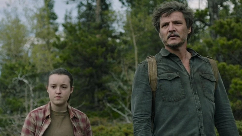 Ellie e Joel Imagem mostra personagens Ellie e Joel no final da primeira temporada da série The Last of Us.