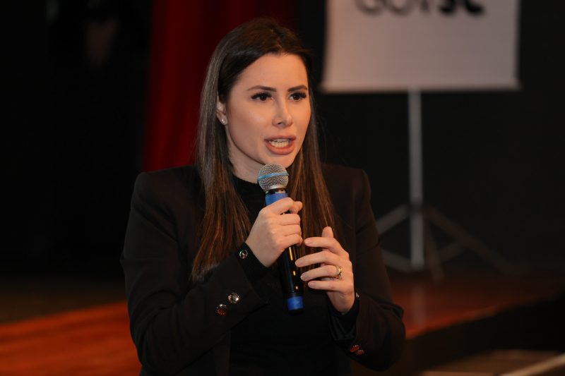 Caroline de Toni recebeu apoio em Concórdia Caroline de Toni recebeu apoio em Concórdia