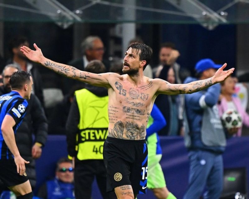 Acerbi marcou o gol que levou à Inter à prorrogação Acerbi marcou o gol que levou à Inter à prorrogação