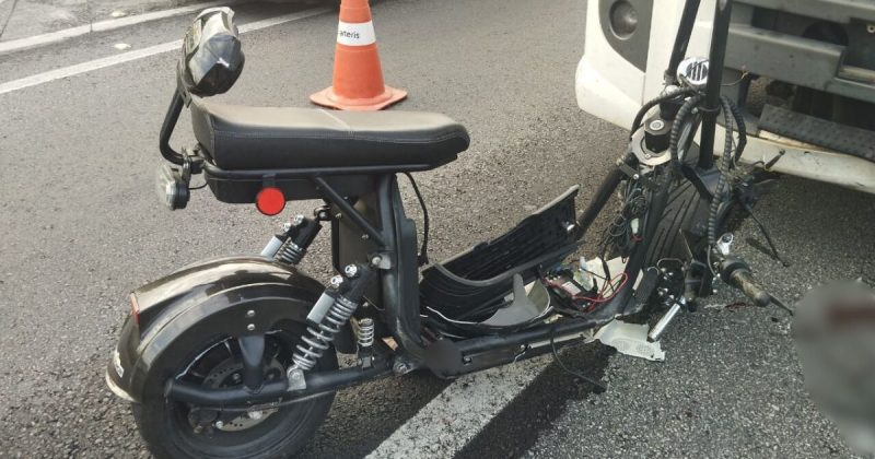 Motociclista é atropelado por caminhão na BR-101 em SC Motociclista é atropelado por caminhão na BR-101 em SC