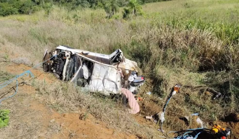 Acidente Acidente com carro destruído
