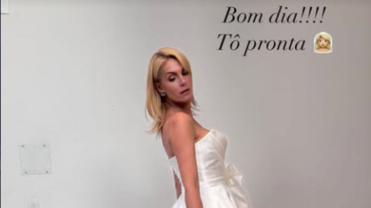 na foto Ana Hickmann aparece de noiva durante desfile em São Paulo na foto Ana Hickmann aparece de noiva durante desfile em São Paulo