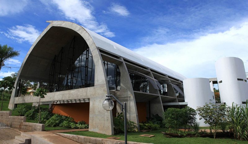 arquitetura indígena no prédio arquitetura indígena no prédio do Sebrae