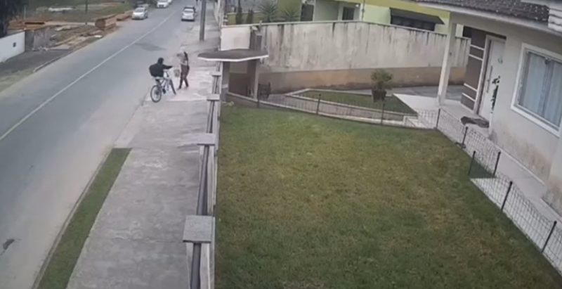 Assalto em Joinville Mulher grita e impede assalto em Joinville