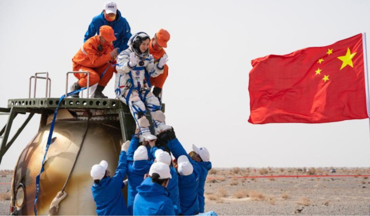 Astronautas chineses China quer pousar astronauta na Lua até 2030