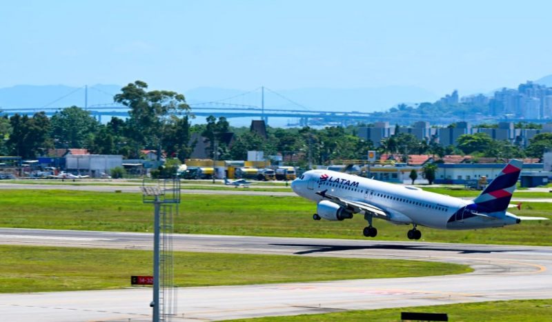 Florianópolis terá novo voo direto para Buenos Aires operado pela Latam