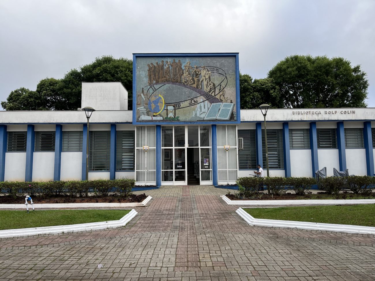 Biblioteca mais antiga de Joinville tem livro ‘hit’ e mais de 2 mil visitantes por m&ecirc;s – Foto: Mariana Costa/ND