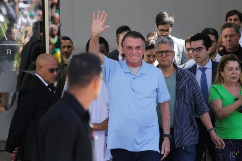 Bolsonaro Recuperação de Bolsonaro, Bolsonaro saindo do hospital