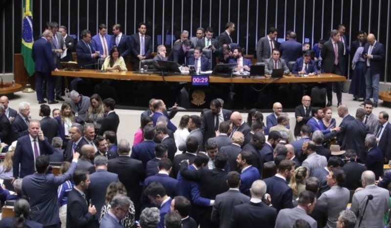 Aumento no número de deputados estaduais foi aprovado em sessão realizada na terça-feira Aumento no número de deputados estaduais foi aprovado em sessão realizada na terça-feira
