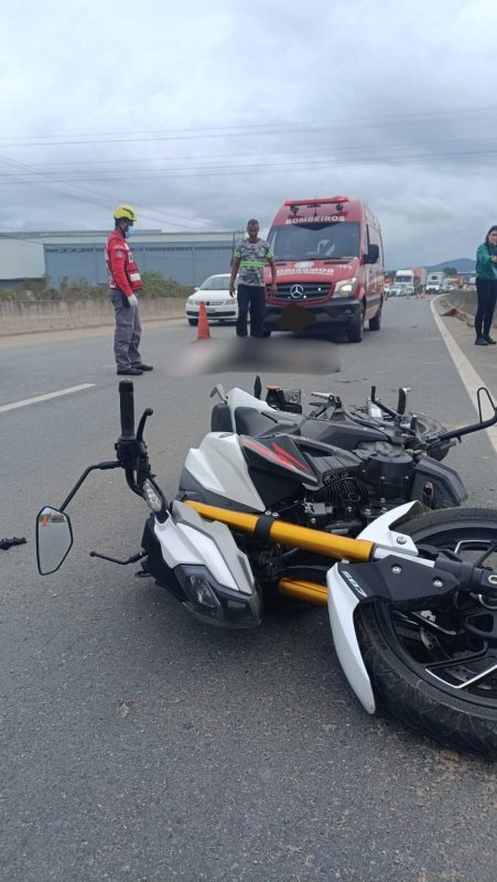 Impacto violento arrancou capacete de motociclista Impacto violento arrancou capacete de motociclista