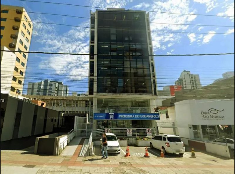 Florianópolis e a sede da entidade que gere o esporte Sede da Fundação Municipal de Esporte de Florianópolis