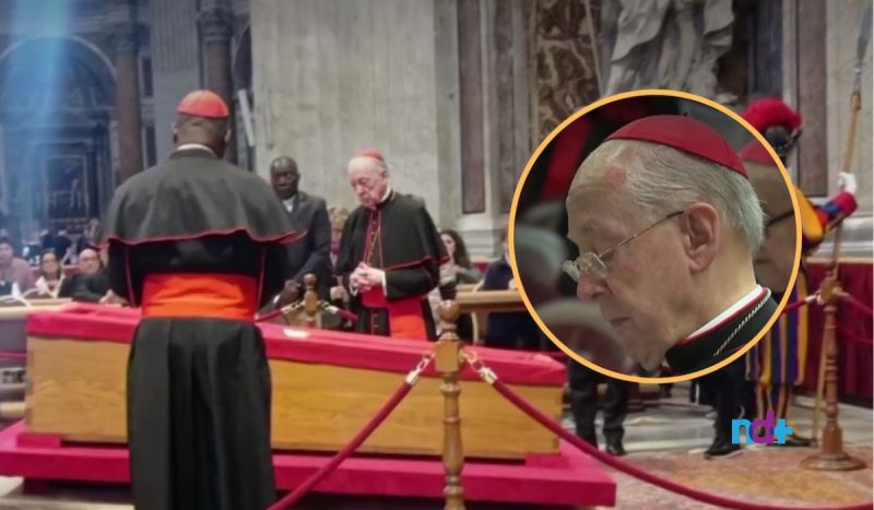 Cardeal Juan Luis Cipriani durante velório do Papa Francisco Cardeal Juan Luis Cipriani compareceu ao pré-conclave utilizando itens que lhe foram proibidos pelo Vatricano