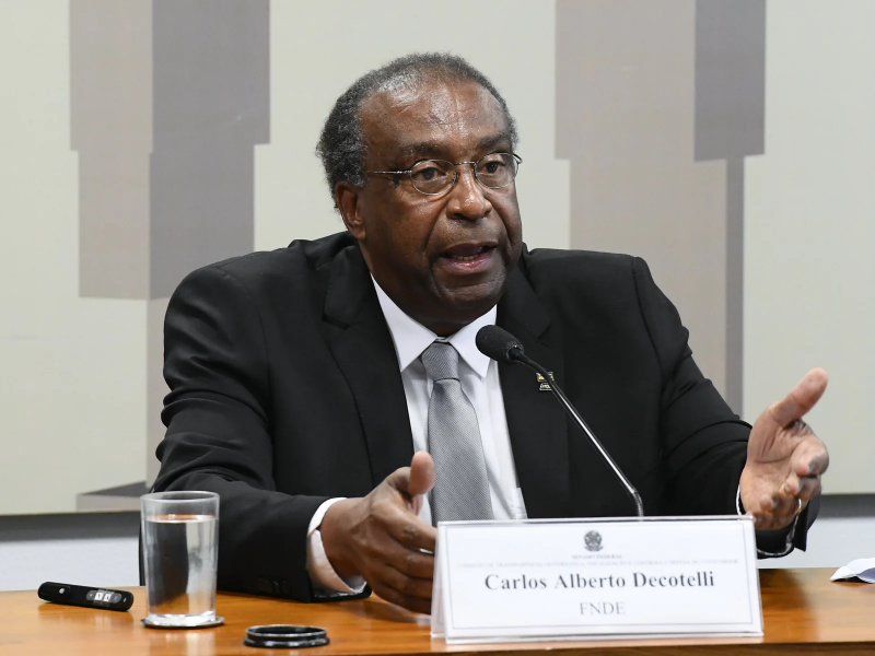 Em 2020, uma série de fraudes no Lattes de Carlos Alberto Decotelli encurtou sua passagem como ministro da Educação do governo Bolsonaro - Foto: Marcos Oliveira/Agência Senado/ND