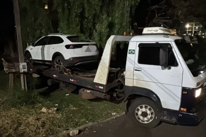 Carro alugado O carro alugado com placas de São Paulo foi recuperado na divisa entre SC e a Argentina