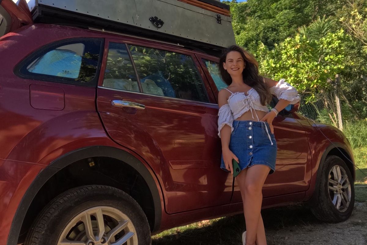 Casa sobre rodas: Adri e Gus criaram um m&eacute;tido MDL. – Foto: Arquivo Pessoal/ND