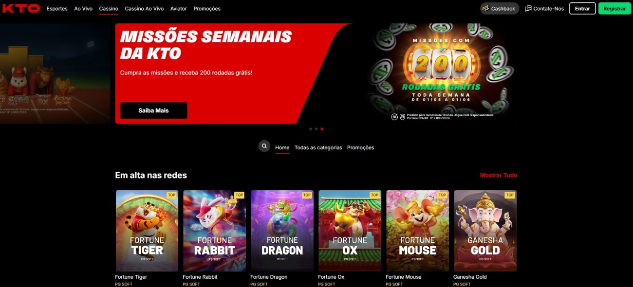 Página inicial do cassino KTO com destaque para jogos de slots em alta nas redes sociais e promoções.