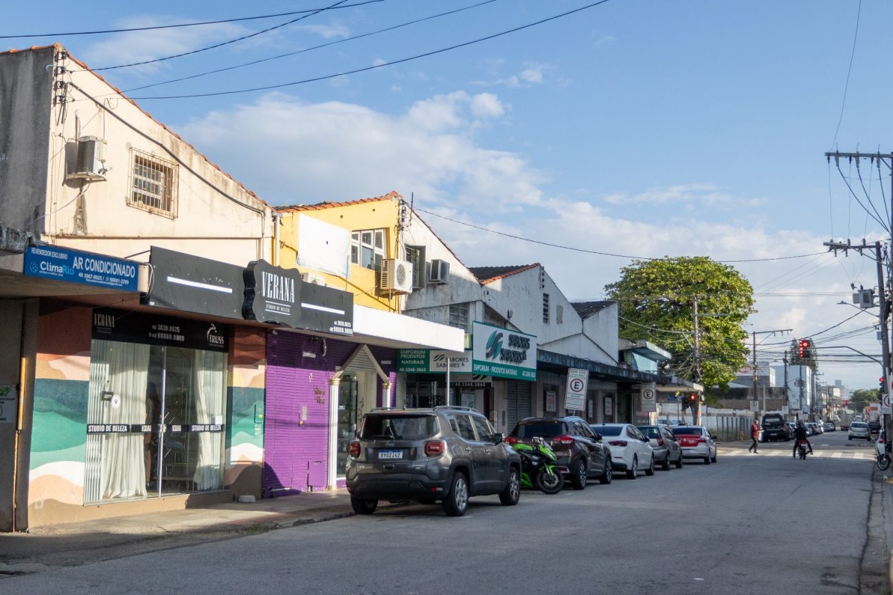 Prefeitura vai notificar 42 logistas nesta sexta-feira (20) Prefeitura vai notificar 42 logistas nesta sexta-feira (20)