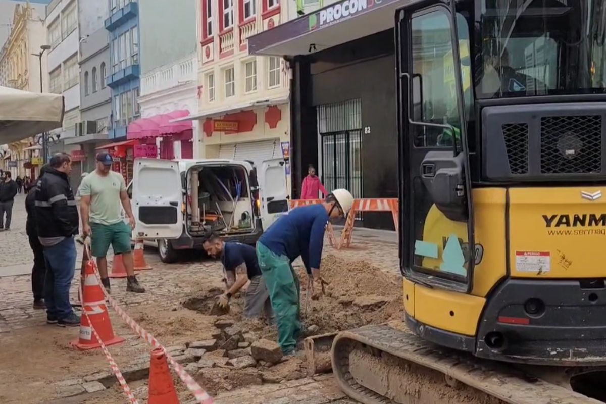 Conserto come&ccedil;ou ap&oacute;s as 7h da manh&atilde; desta sexta-feira (30) – Foto: Divulga&ccedil;&atilde;o/GMF/ND