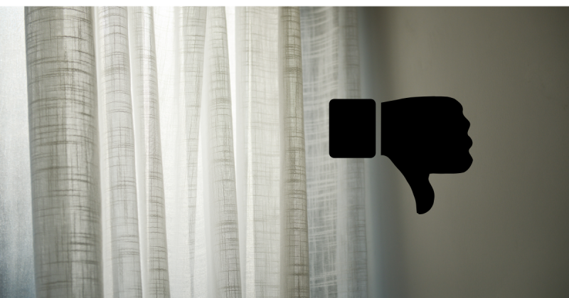 Cortina de tecido Imagem de cortinas de tecido com um polegar virado para baixo, a qual é para fazer uma referência ao título da matéria
