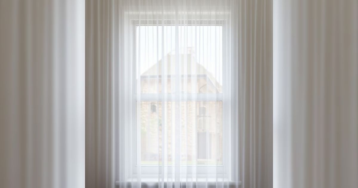 Cortinas de tela podem servir como mosquiteiro