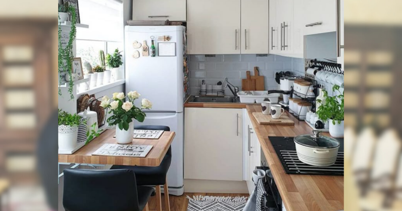 Imagem de uma sala de jantar apertada, para indicar que a matéria irá falar sobre dicas de decoração para amplir esse espaço 