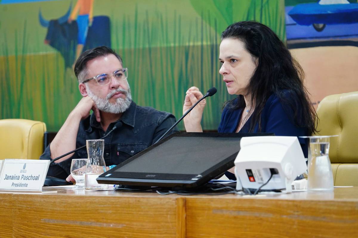 CPI da Íris. Na foto o vice-presidente Gilberto Nascimento e a presidente Janaína Paschoal