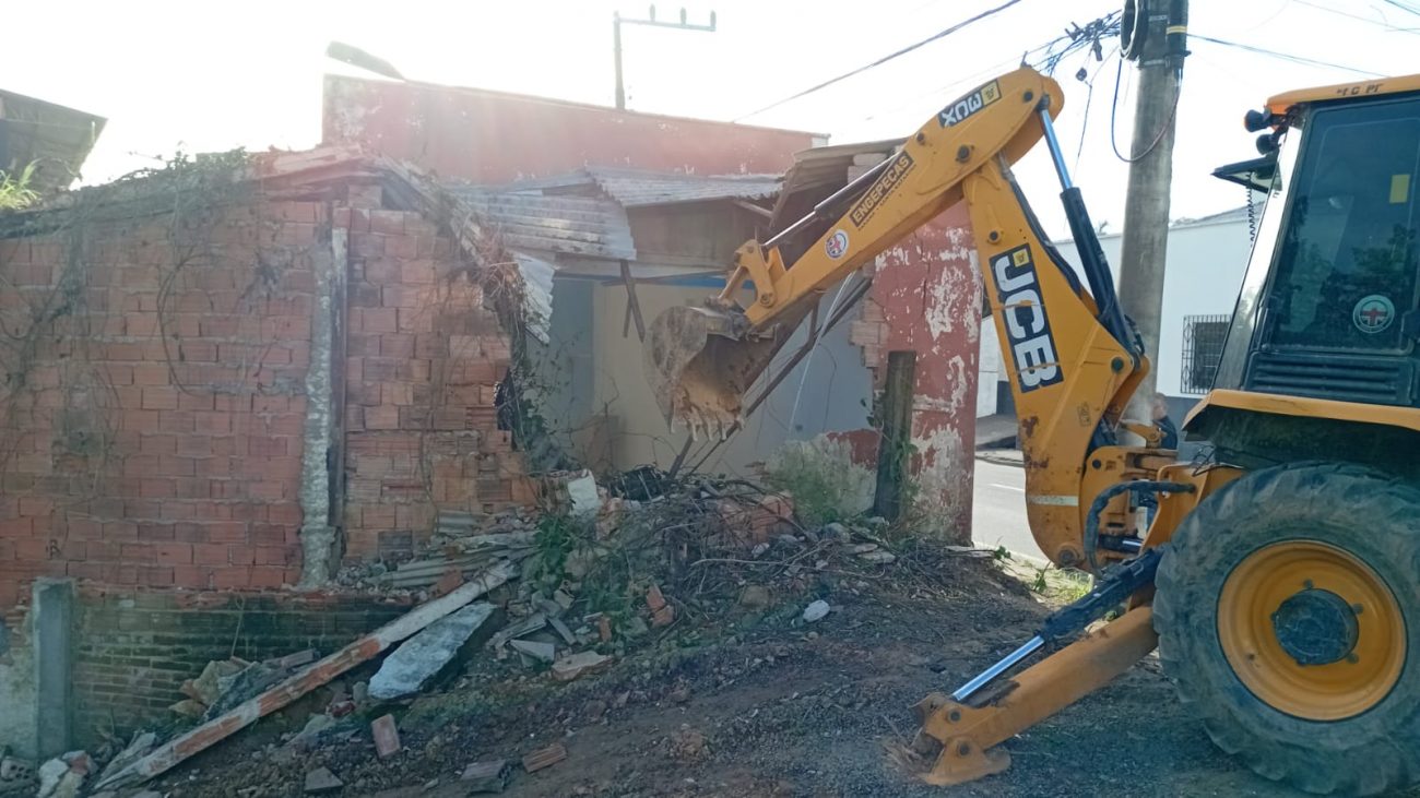 Demoli&ccedil;&atilde;o acontece para obras de macrodrenagem – Foto: Divulga&ccedil;&atilde;o/PMB/ND