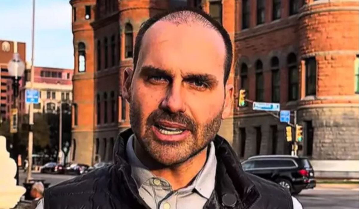 Deputado decidiu tirar licen&ccedil;a de mandato. Agora, PGR pede inqu&eacute;rito contra Eduardo Bolsonaro – Foto: @EDUARDOBOLSONAROSP/EDUARDO BOLSONARO/YouTube