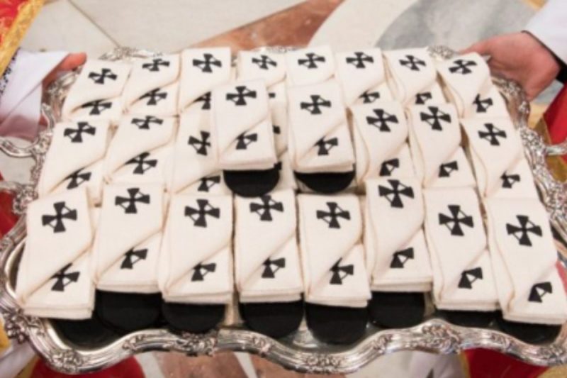 pálio na Igreja Católica Entenda o significado da veste do pálio na Igreja Católica