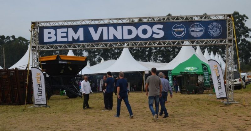 Festa Agropecuária Imagem da entrada de um evento de agropecuária, para demonstrar como é a festa realizada no município de Tubarão