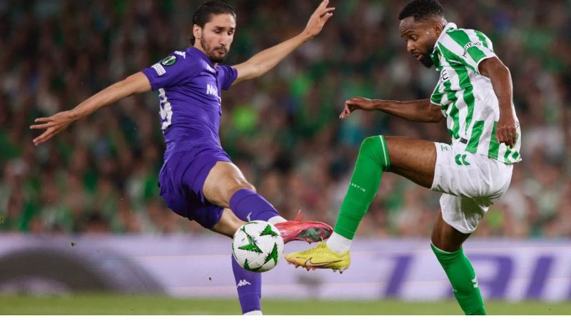 Fiorentina e Betis Fiorentina e Betis no jogo de ida da semi da Conference League