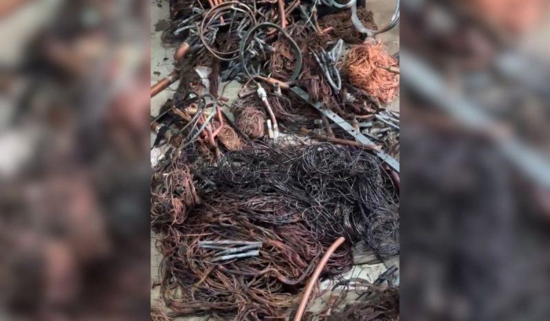 Operação apreendeu mais de 3,5 toneladas de fios roubados em Florianópolis nesta quarta-feira (14) - Foto: GMF/Reprodução/ND Operação apreendeu mais de 3,5 toneladas de fios roubados em Florianópolis nesta quarta-feira (14) - Foto: GMF/Reprodução/ND