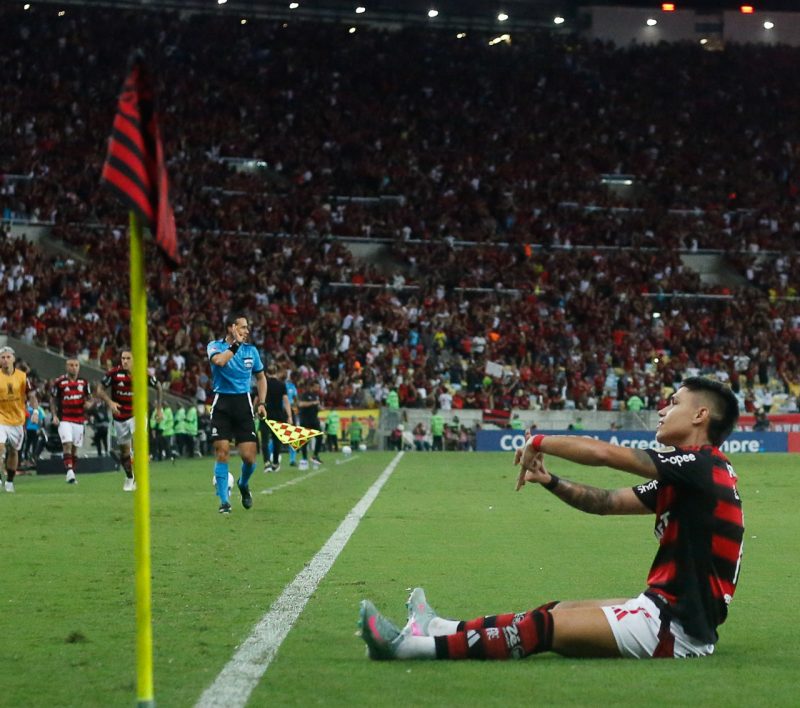 Luiz Araújo fez o segundo gol do Flamengo no jogo