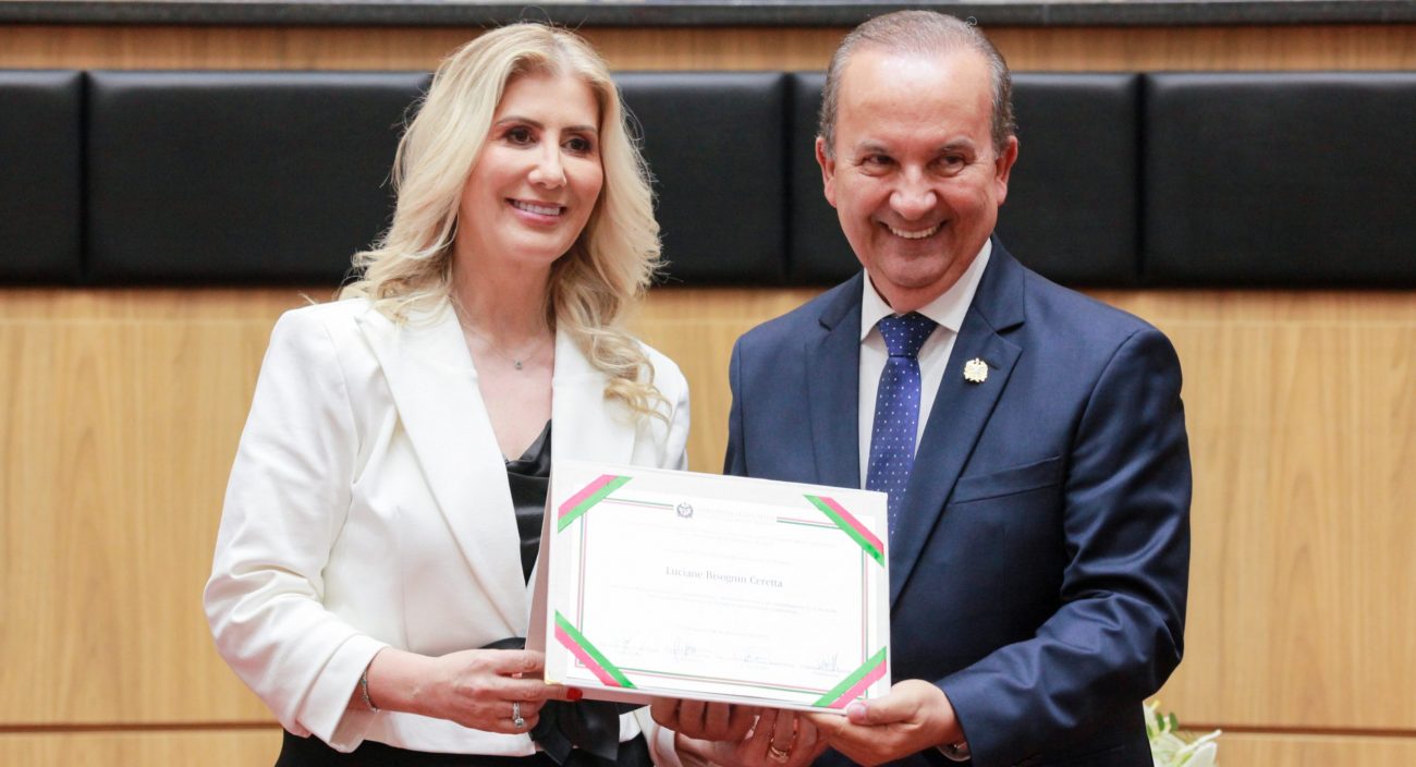 Luciane Ceretta e Jorginho Mello Luciane Ceretta e o governador Jorginho Mello