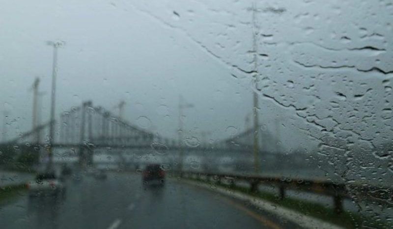 Chuva sobre a ponte Hercílio Luz em Florianópolis Frente fria traz novas madrugadas geladas e chuvas nesta quarta-feira (14)